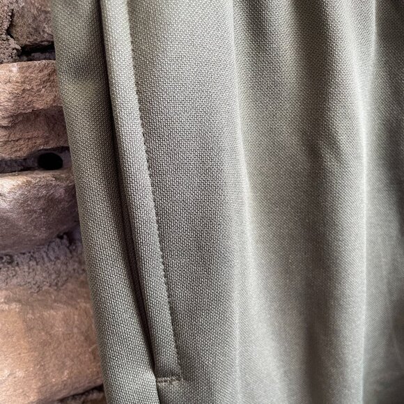 Lands' End Kids Iron Knee High Tech Sweat Pants, NWT - Picture 3 of 4